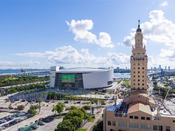 159 NE 6th St 3002, Miami FL 33132