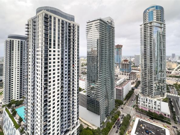 159 NE 6th St 3002, Miami FL 33132