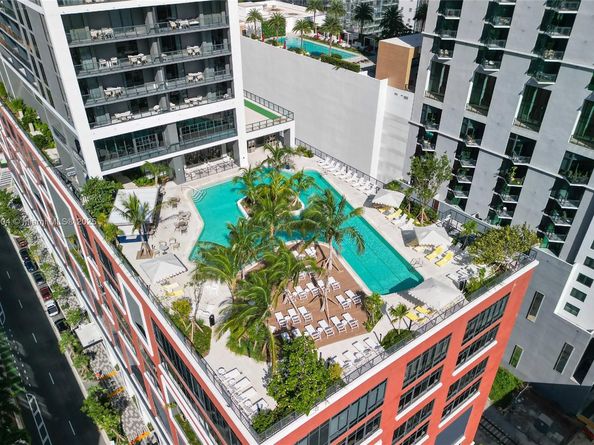 159 NE 6th St 3002, Miami FL 33132