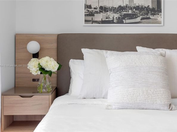 159 NE 6th St 3002, Miami FL 33132