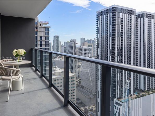 159 NE 6th St 3002, Miami FL 33132