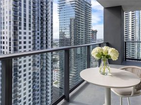 159 NE 6th St 3002, Miami FL 33132