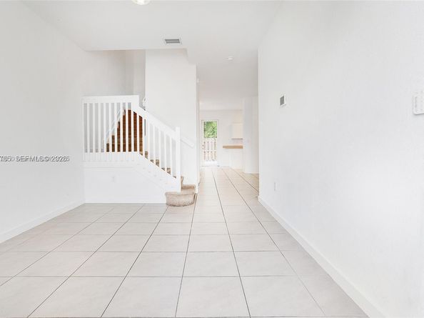 1363 NW 208th Ter, Miami Gardens FL 33169