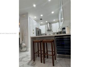 1041 NE 208th St, Miami FL 33179