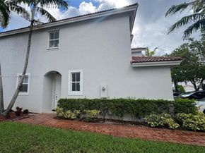 1041 NE 208th St, Miami FL 33179