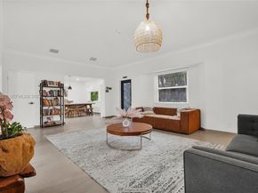 900 Tyler St, Hollywood FL 33019