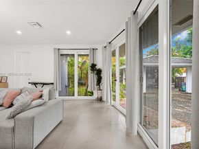 900 Tyler St, Hollywood FL 33019