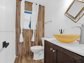 900 Tyler St, Hollywood FL 33019