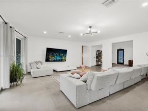 900 Tyler St, Hollywood FL 33019