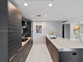 200 Biscayne Boulevard Way 3608, Miami FL 33131