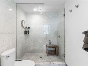 200 Biscayne Boulevard Way 3608, Miami FL 33131