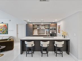 200 Biscayne Boulevard Way 3608, Miami FL 33131