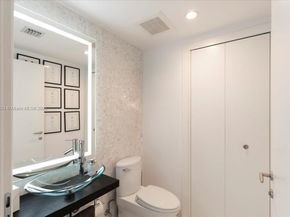 200 Biscayne Boulevard Way 3608, Miami FL 33131