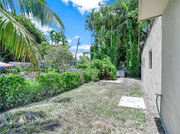 8280 NW 5th Ave, Miami FL 33150