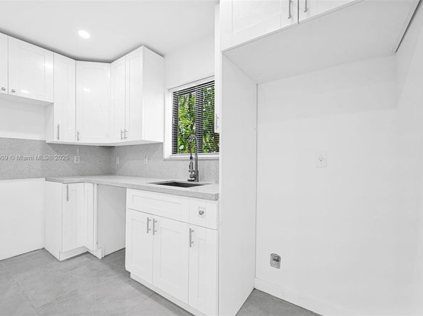8280 NW 5th Ave, Miami FL 33150