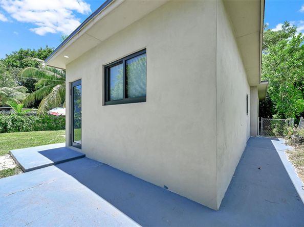 8280 NW 5th Ave, Miami FL 33150