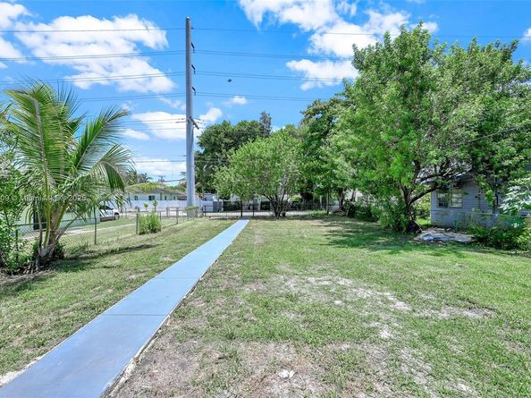 8280 NW 5th Ave, Miami FL 33150