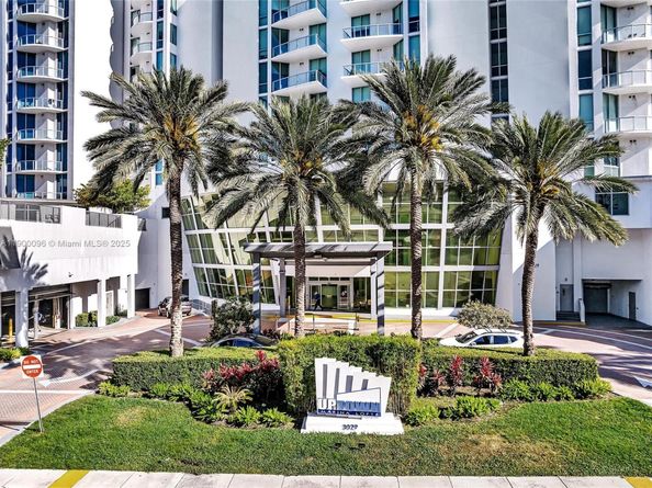 3029 NE 188th St 503, Aventura FL 33180