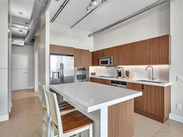 3029 NE 188th St 503, Aventura FL 33180