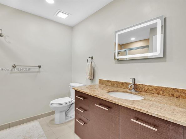 3029 NE 188th St 503, Aventura FL 33180
