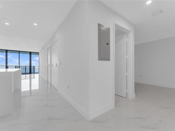 700 NE 24th St 4402, Miami FL 33137