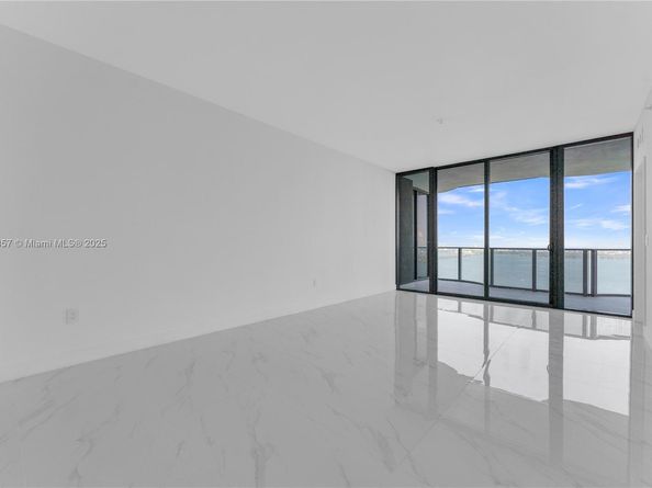 700 NE 24th St 4402, Miami FL 33137