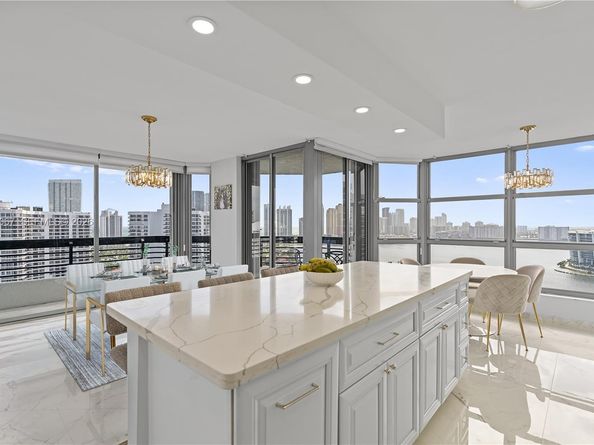 3500 Mystic Pointe Dr 2908, Aventura FL 33180