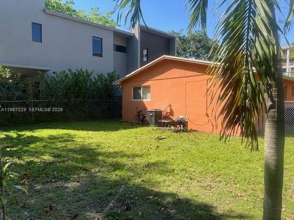 3366 Thomas Ave, Miami FL 33133