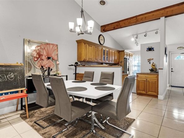 2340 Evergreen Ct, Pembroke Pines FL 33026