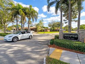 2340 Evergreen Ct, Pembroke Pines FL 33026