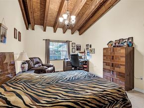 2340 Evergreen Ct, Pembroke Pines FL 33026