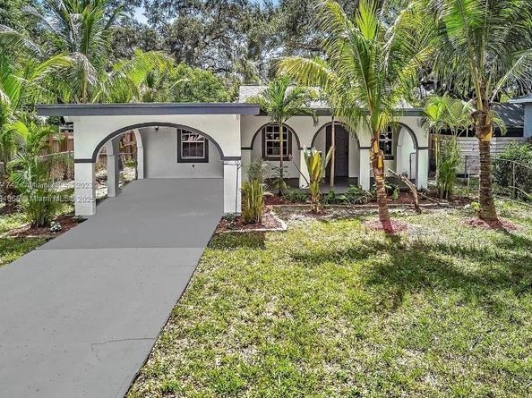 936 NE 132nd St, North Miami FL 33161