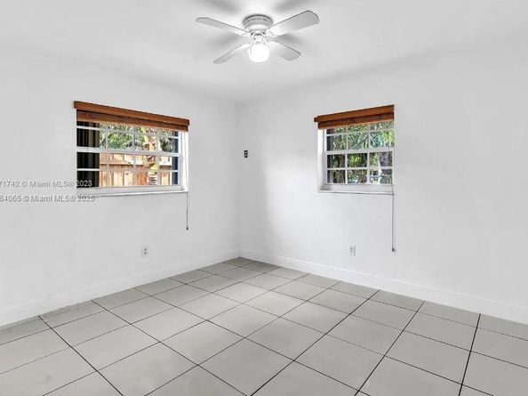 936 NE 132nd St, North Miami FL 33161