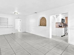 936 NE 132nd St, North Miami FL 33161