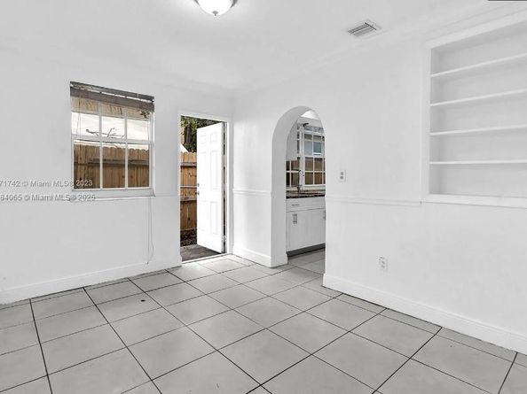 936 NE 132nd St, North Miami FL 33161