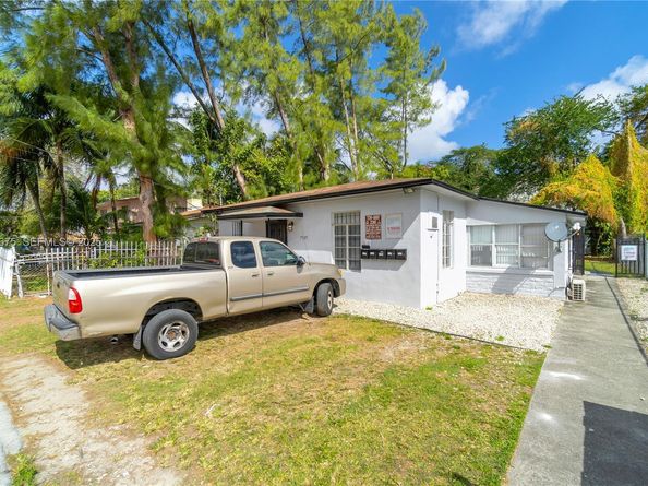 7525 NE Miami Ct, Miami FL 33138
