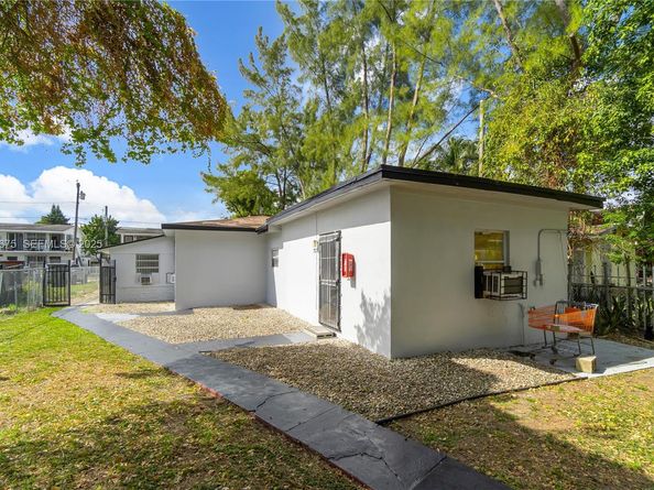 7525 NE Miami Ct, Miami FL 33138