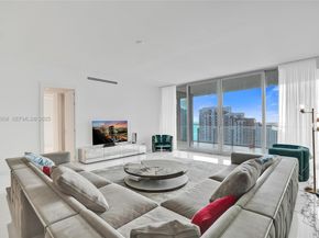 300 Biscayne Boulevard Way 3304C, Miami FL 33131