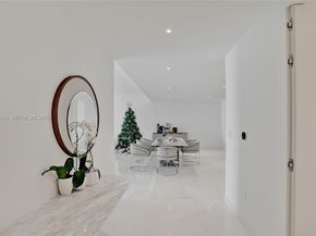 300 Biscayne Boulevard Way 3304C, Miami FL 33131