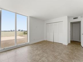 2000 NE 135th St PH, North Miami FL 33181