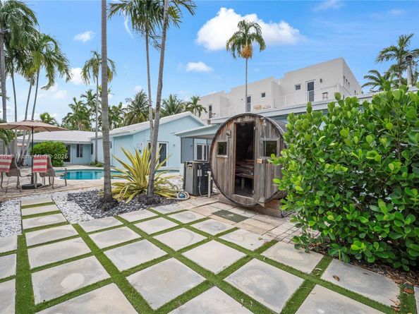 614 NE 10th Ave, Fort Lauderdale FL 33304