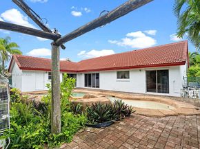 1101 NW 162nd Ave, Pembroke Pines FL 33028