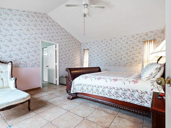 1101 NW 162nd Ave, Pembroke Pines FL 33028