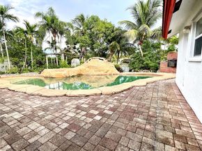 1101 NW 162nd Ave, Pembroke Pines FL 33028