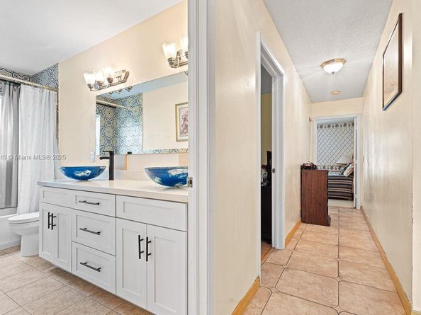 1101 NW 162nd Ave, Pembroke Pines FL 33028