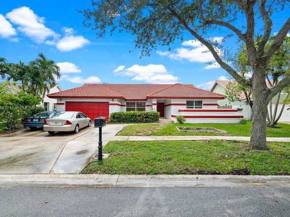 1101 NW 162nd Ave, Pembroke Pines FL 33028