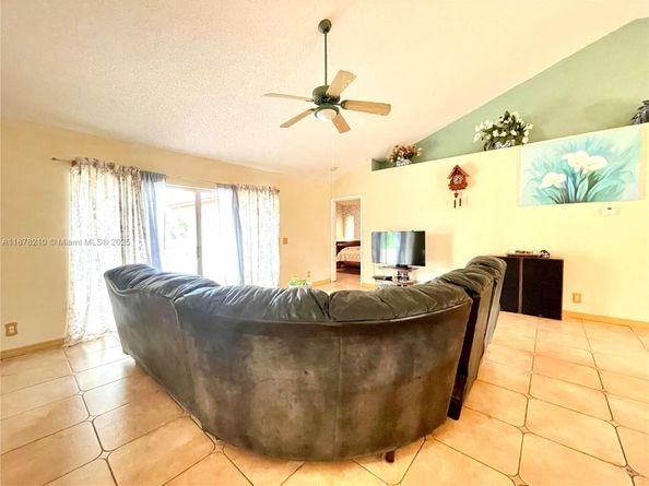 1101 NW 162nd Ave, Pembroke Pines FL 33028