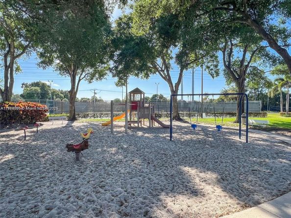 7124 71st Way, West Palm Beach FL 33407