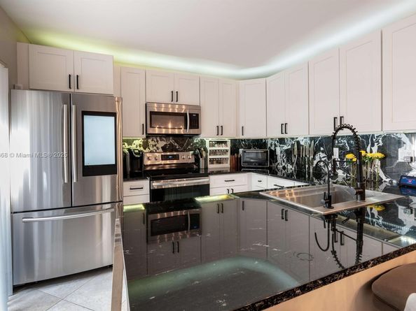 7124 71st Way, West Palm Beach FL 33407