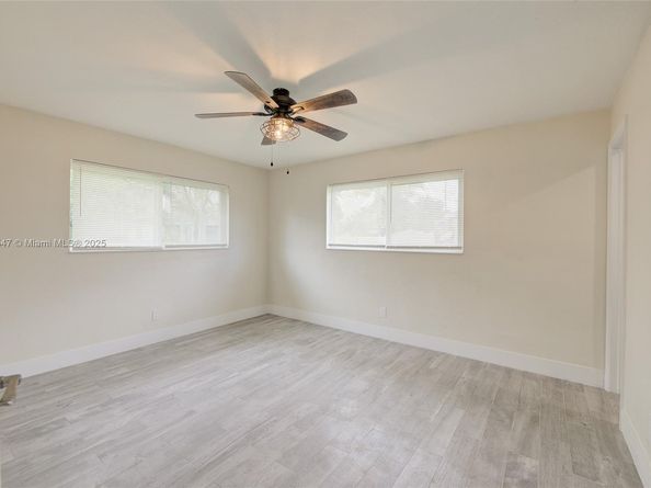 610 N 31st Ct, Hollywood FL 33021